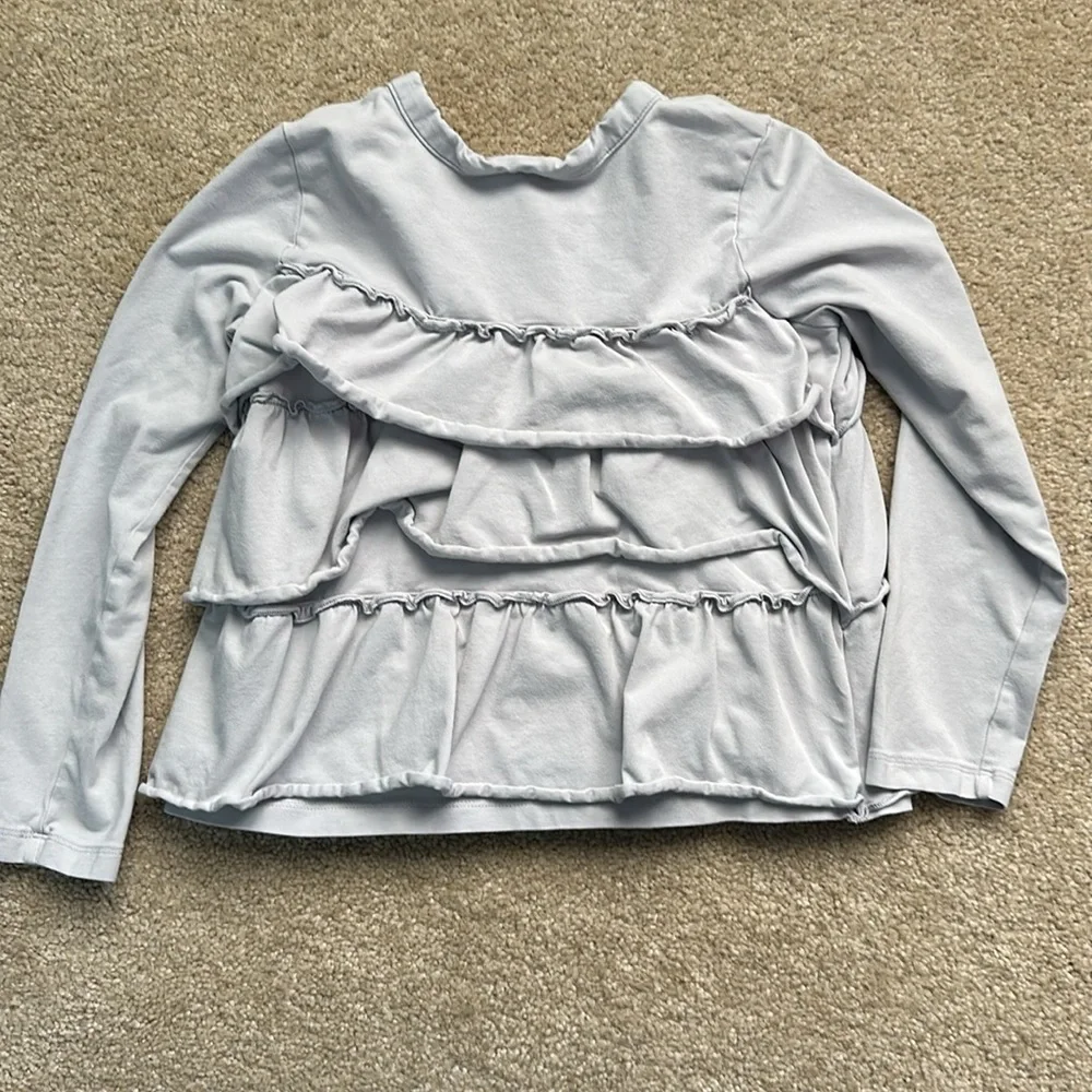 Hanna Andersson Light Gray Girls Button Up with Ruffles Size 130/8